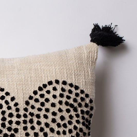 3 dot - White Cushion
